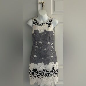 Romeo & Juliet Couture Blue and White Floral Dress Sz Small